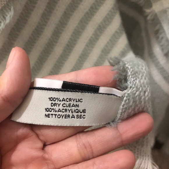 Shawl - Picture 5 of 5